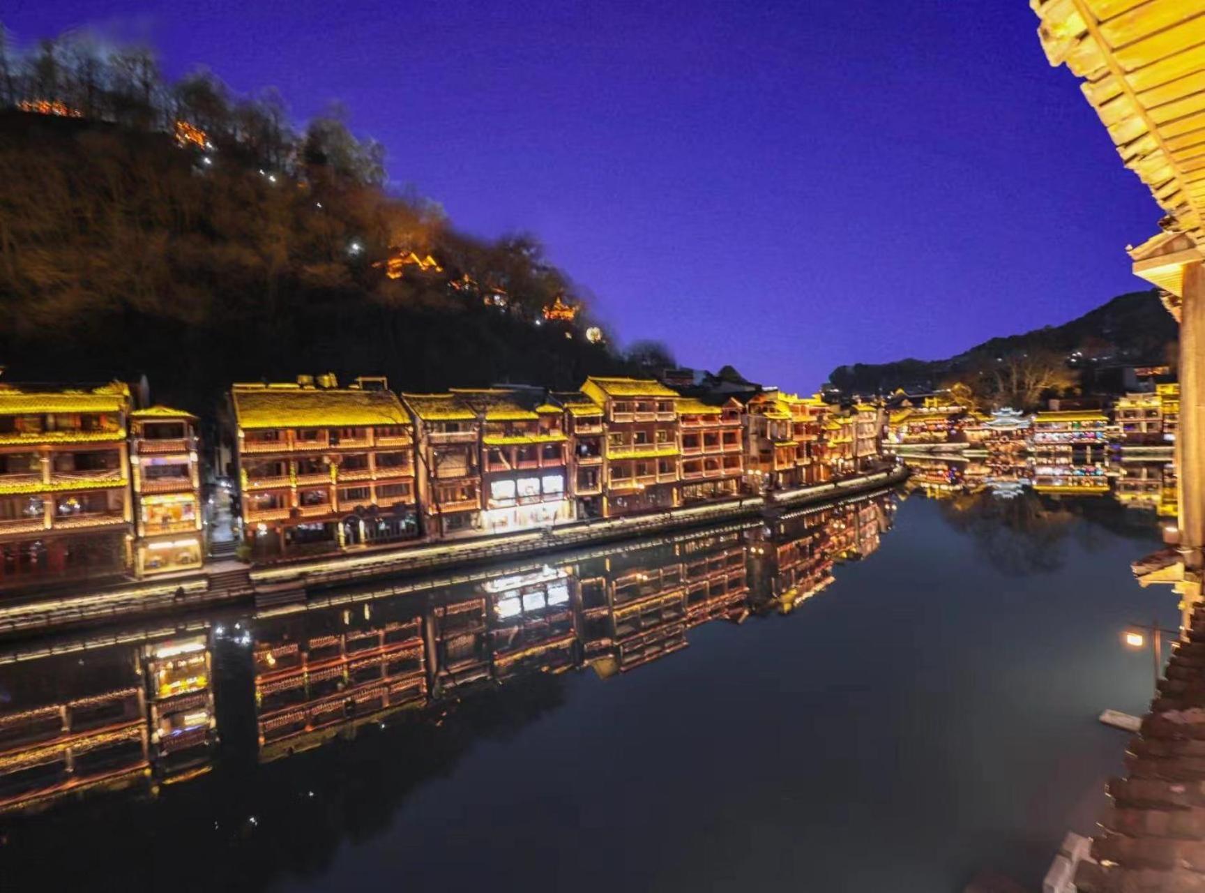 Fenghuang Ancient Town Lazy Cat Riverside Inn 외부 사진