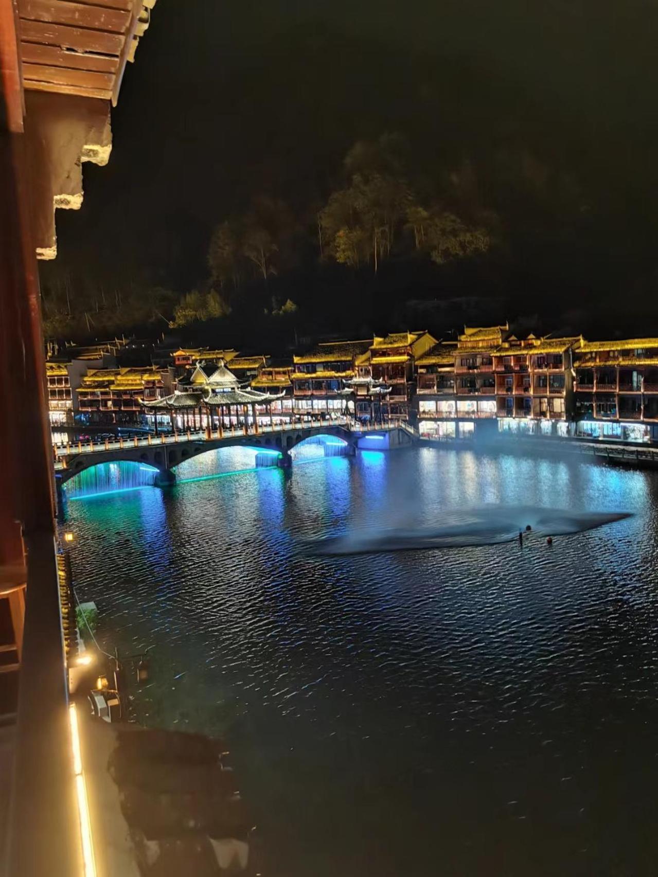 Fenghuang Ancient Town Lazy Cat Riverside Inn 외부 사진
