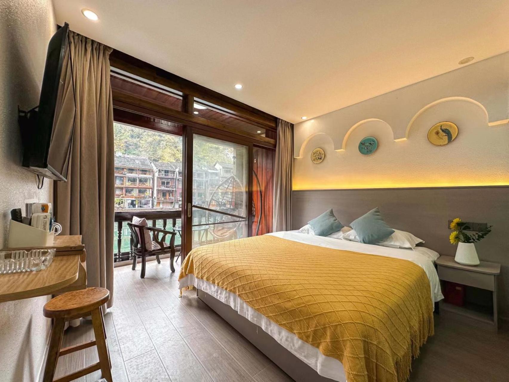 Fenghuang Ancient Town Lazy Cat Riverside Inn 외부 사진
