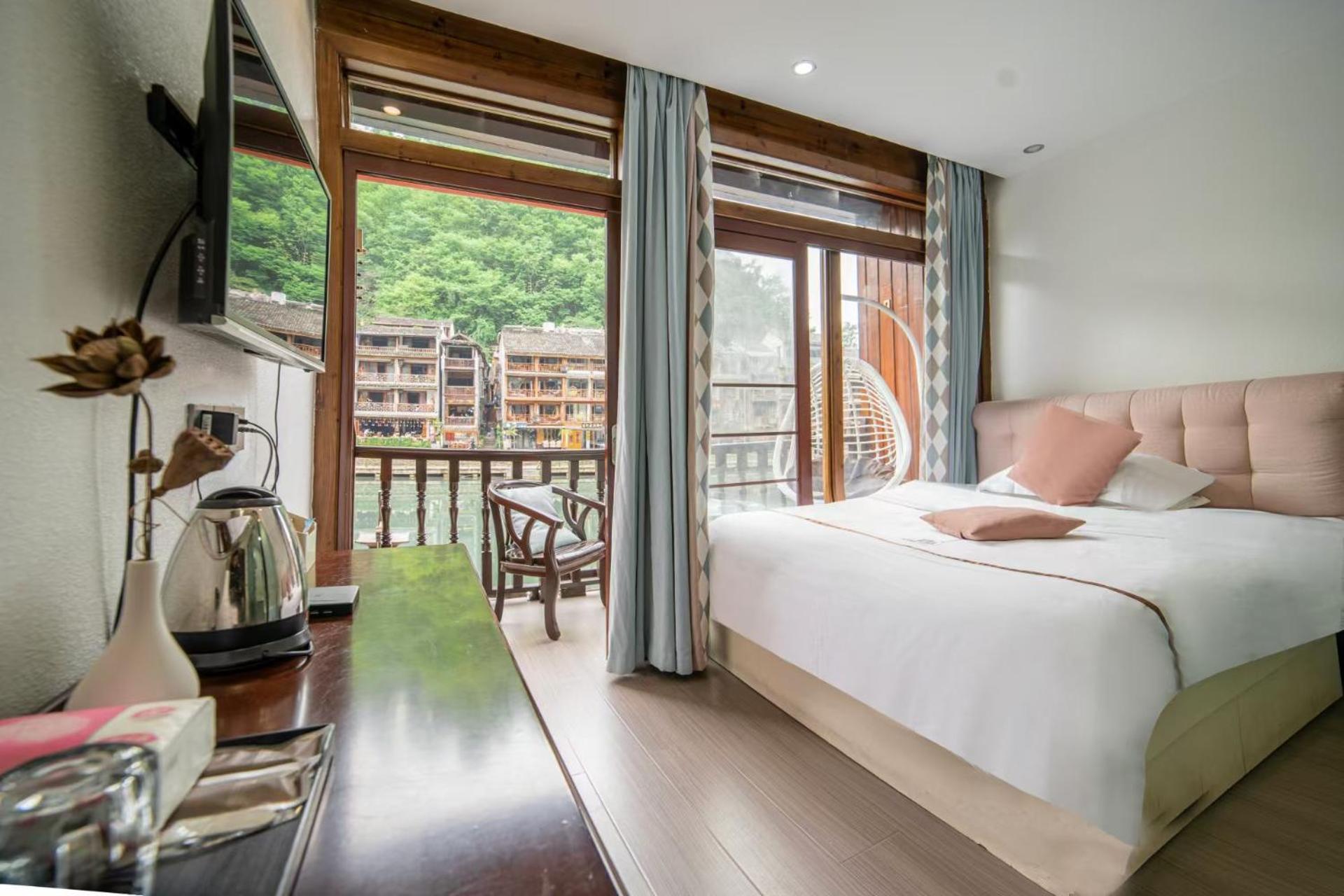 Fenghuang Ancient Town Lazy Cat Riverside Inn 외부 사진