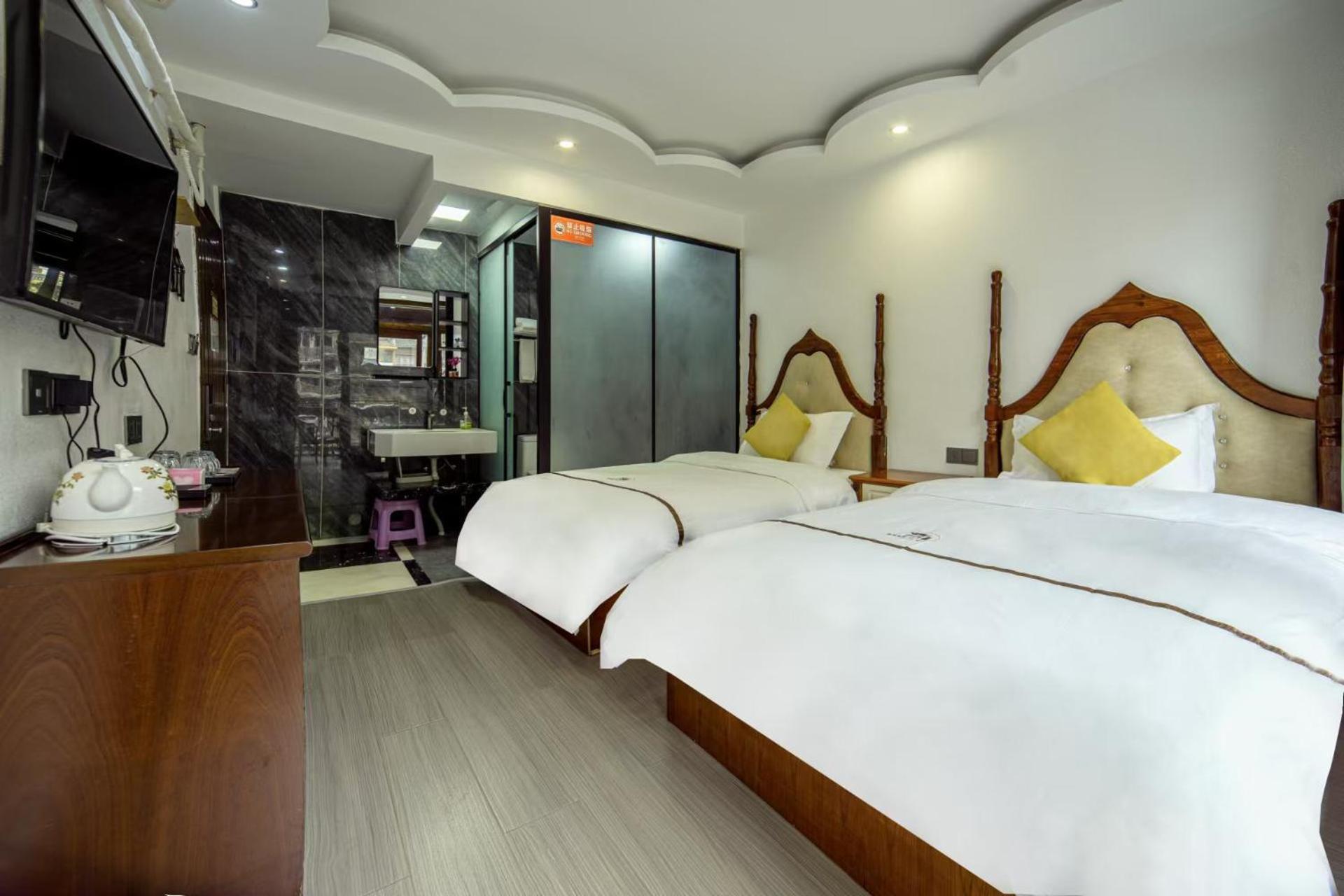 Fenghuang Ancient Town Lazy Cat Riverside Inn 외부 사진