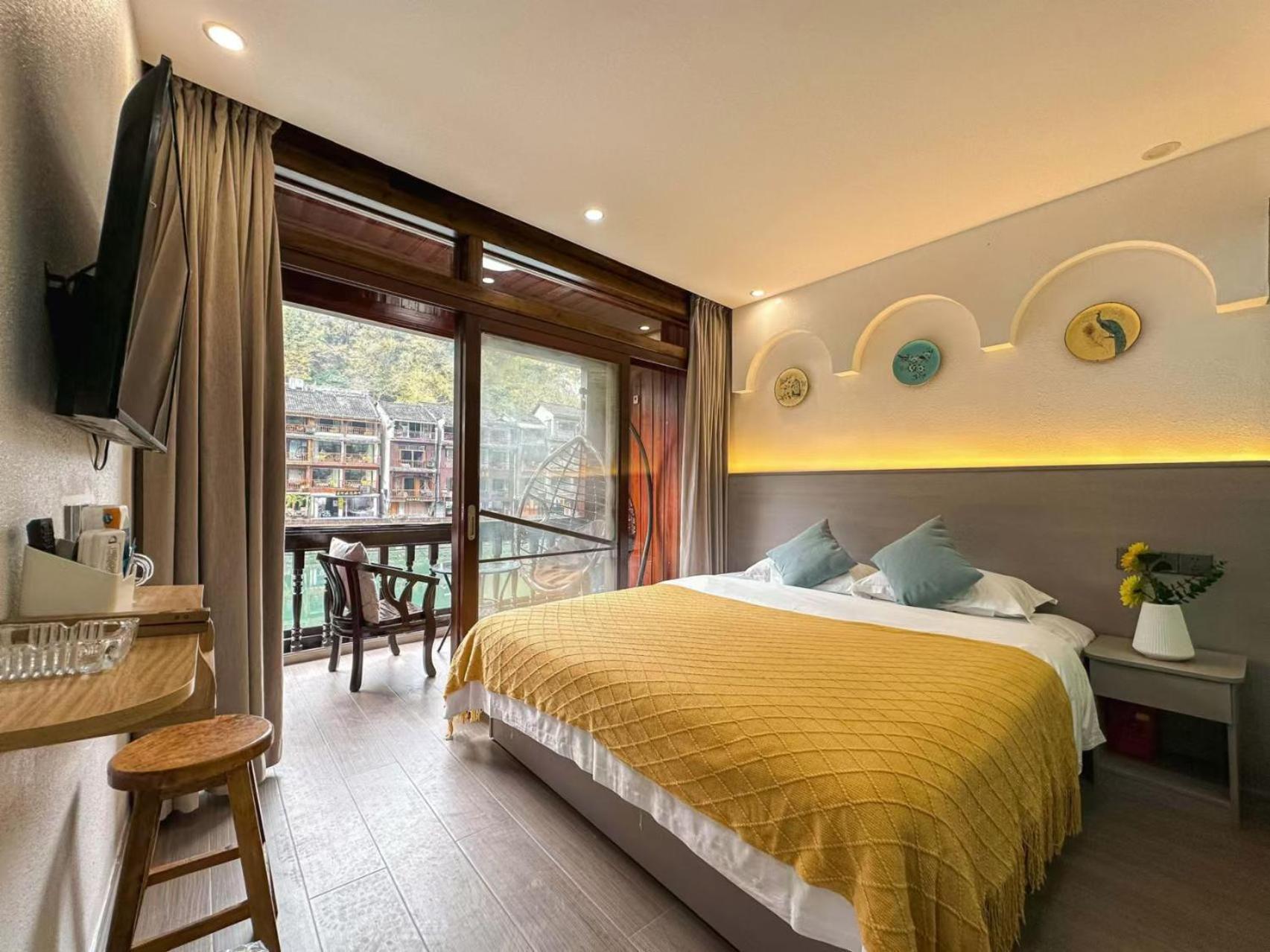 Fenghuang Ancient Town Lazy Cat Riverside Inn 외부 사진