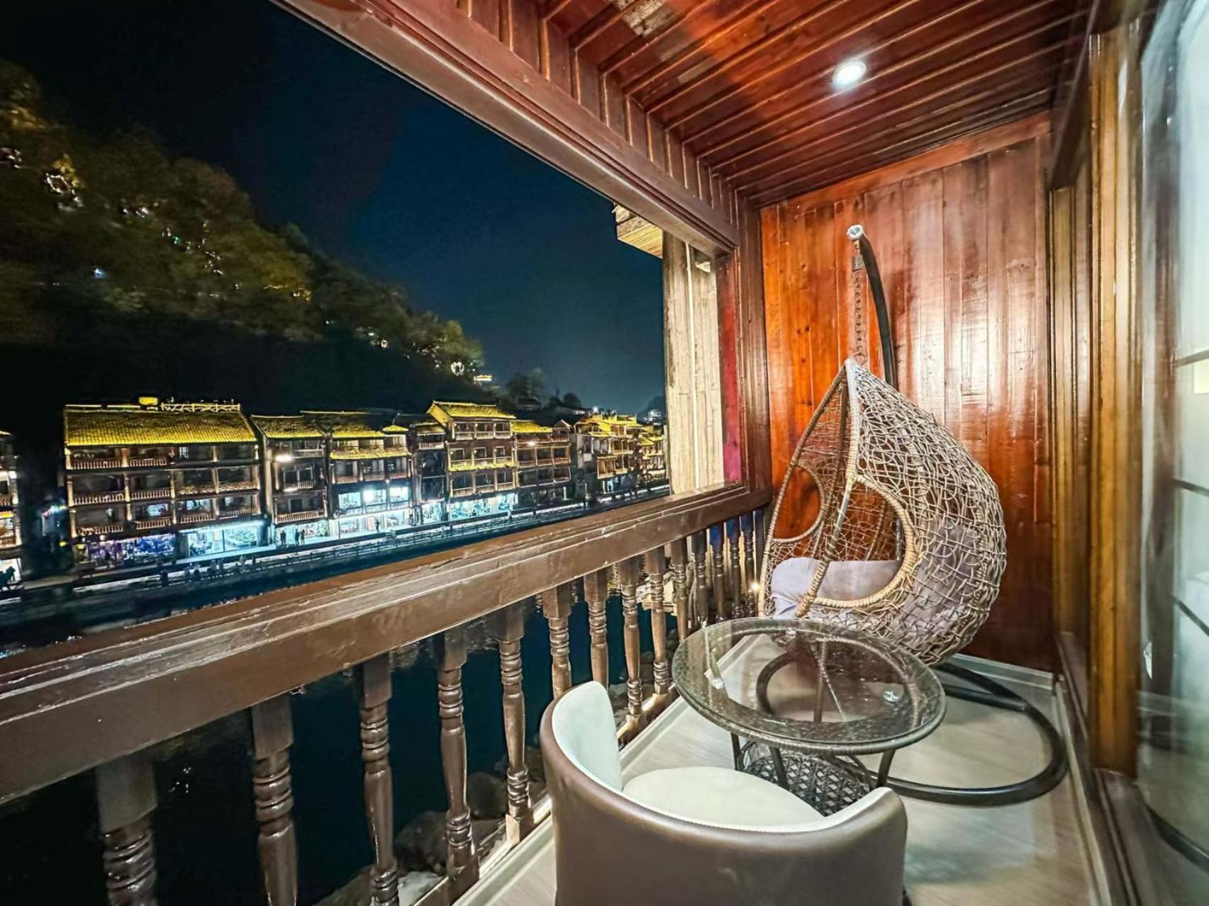 Fenghuang Ancient Town Lazy Cat Riverside Inn 외부 사진