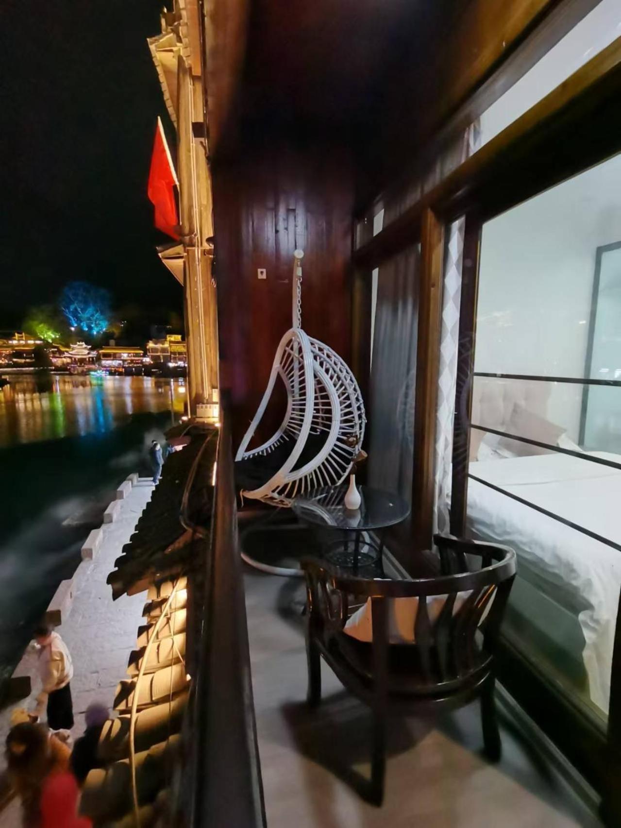Fenghuang Ancient Town Lazy Cat Riverside Inn 외부 사진