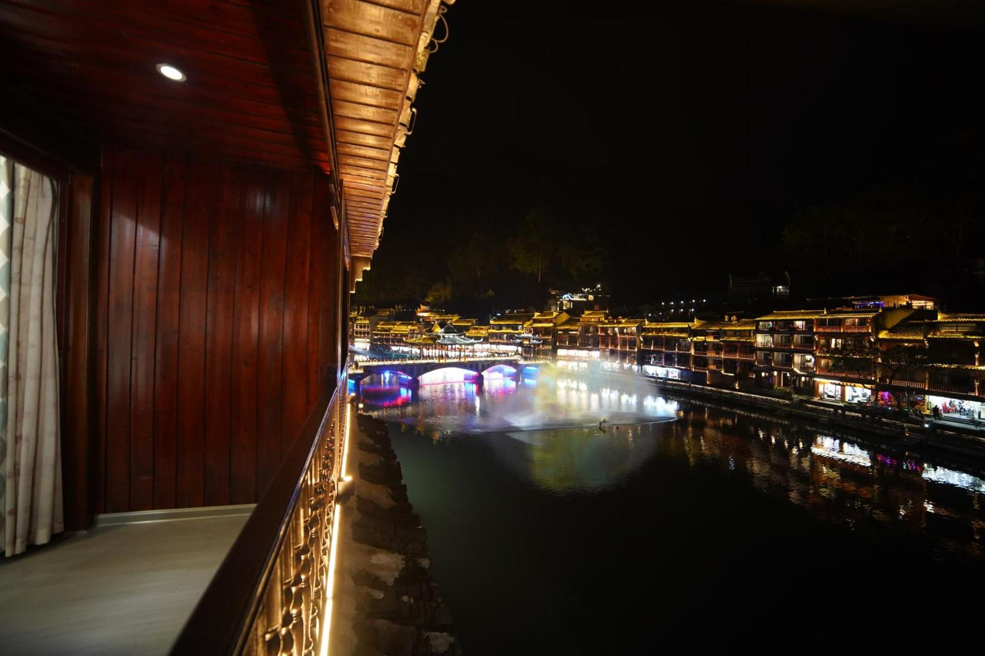 Fenghuang Ancient Town Lazy Cat Riverside Inn 외부 사진