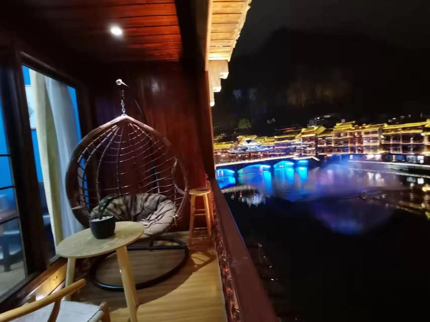 Fenghuang Ancient Town Lazy Cat Riverside Inn 외부 사진